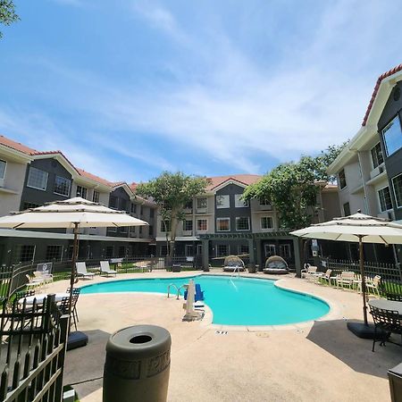 La Quinta By Wyndham Dallas - Addison Galleria Εξωτερικό φωτογραφία