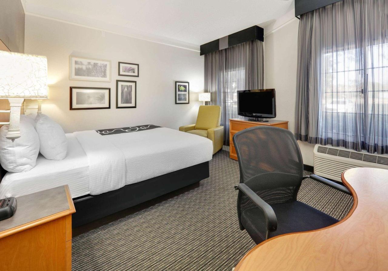 La Quinta By Wyndham Dallas - Addison Galleria Εξωτερικό φωτογραφία