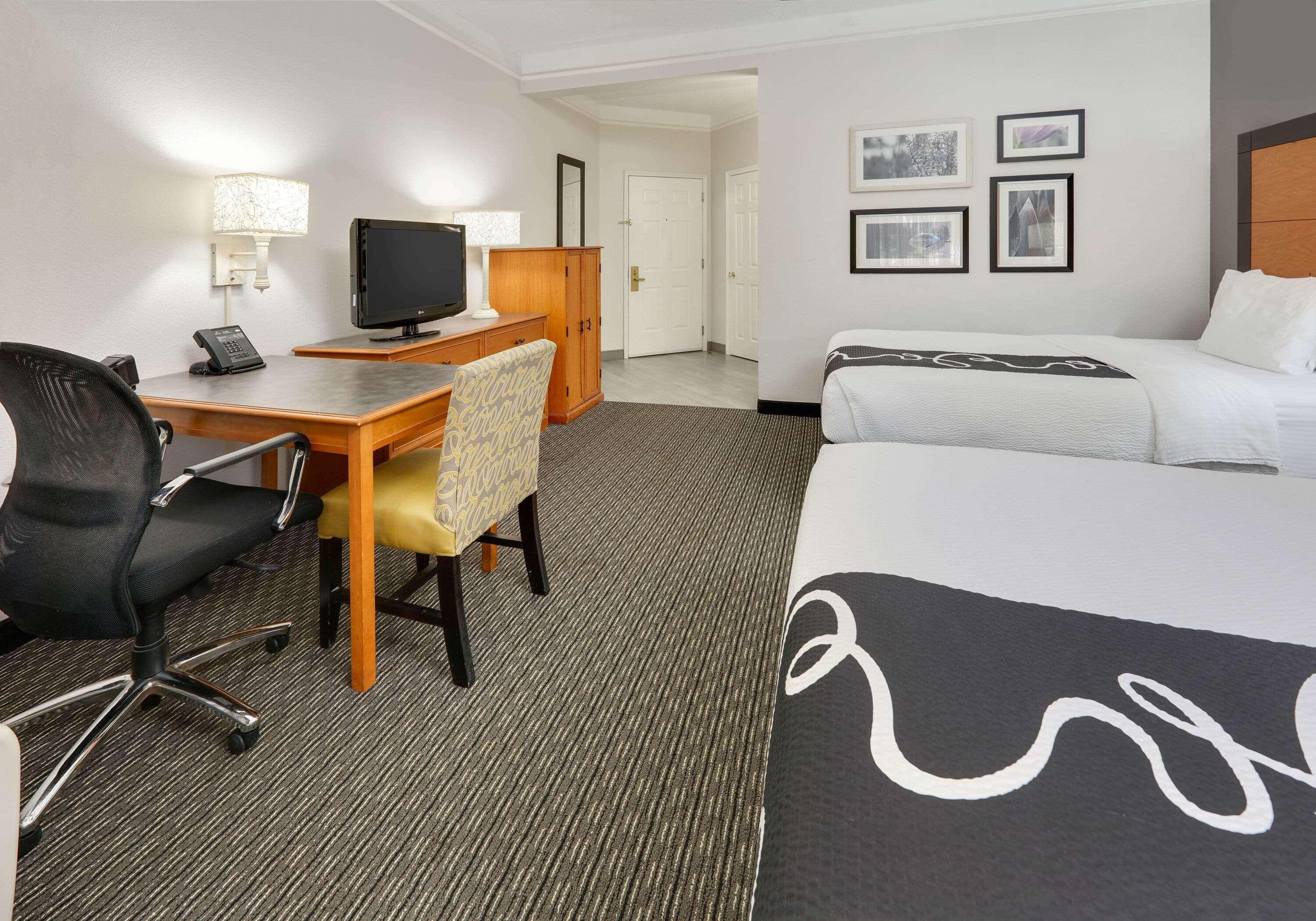 La Quinta By Wyndham Dallas - Addison Galleria Εξωτερικό φωτογραφία