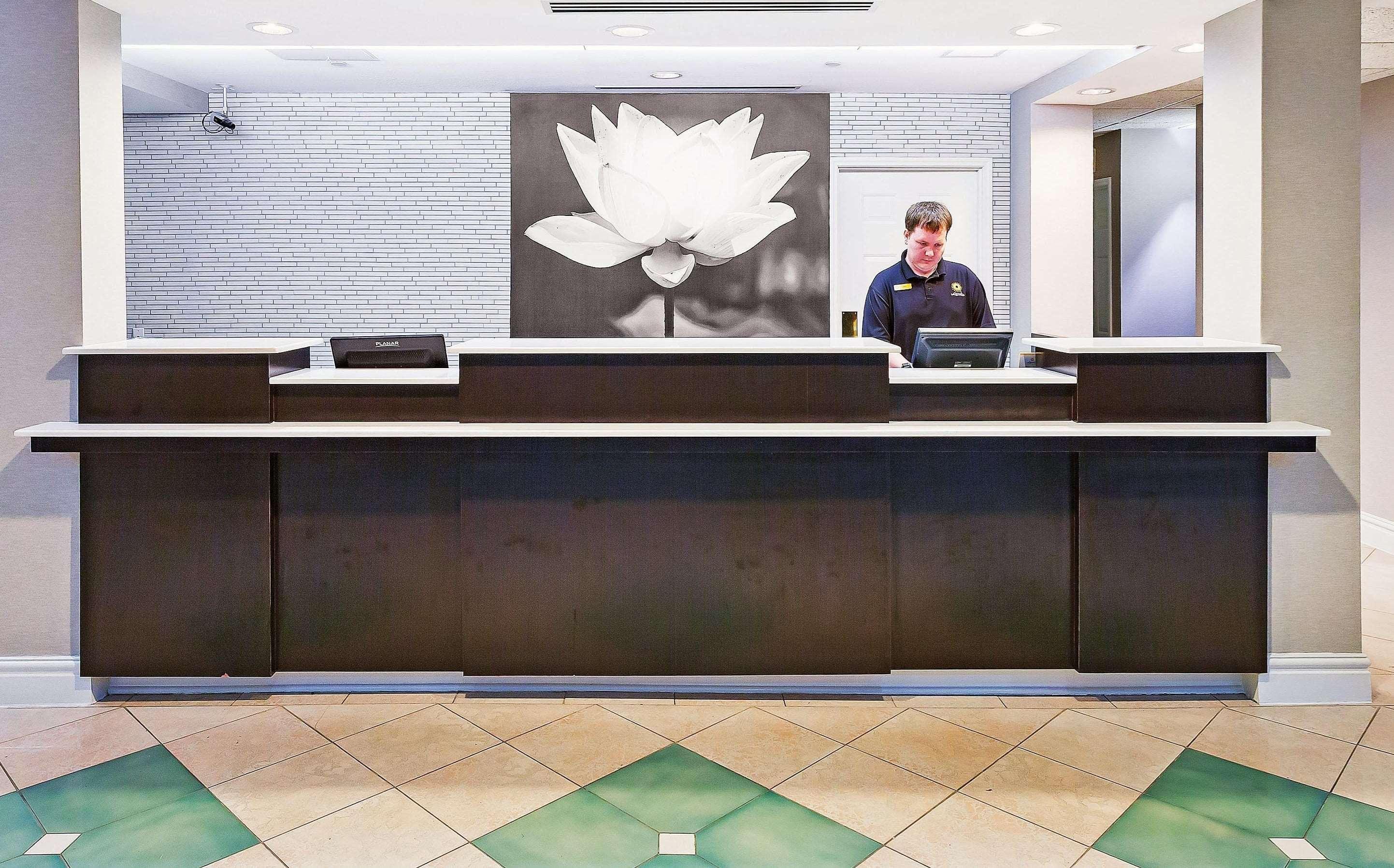 La Quinta By Wyndham Dallas - Addison Galleria Εξωτερικό φωτογραφία