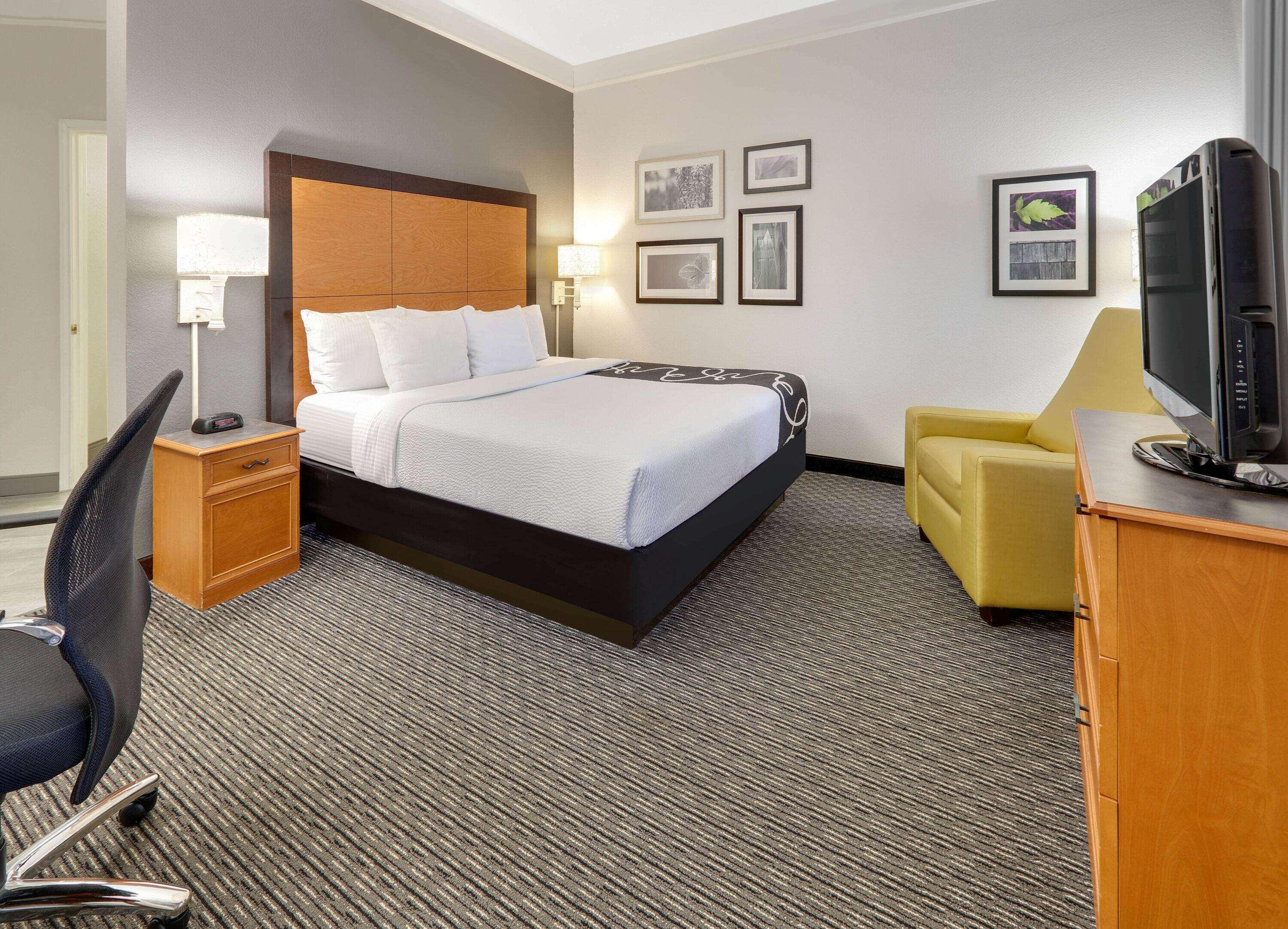 La Quinta By Wyndham Dallas - Addison Galleria Εξωτερικό φωτογραφία