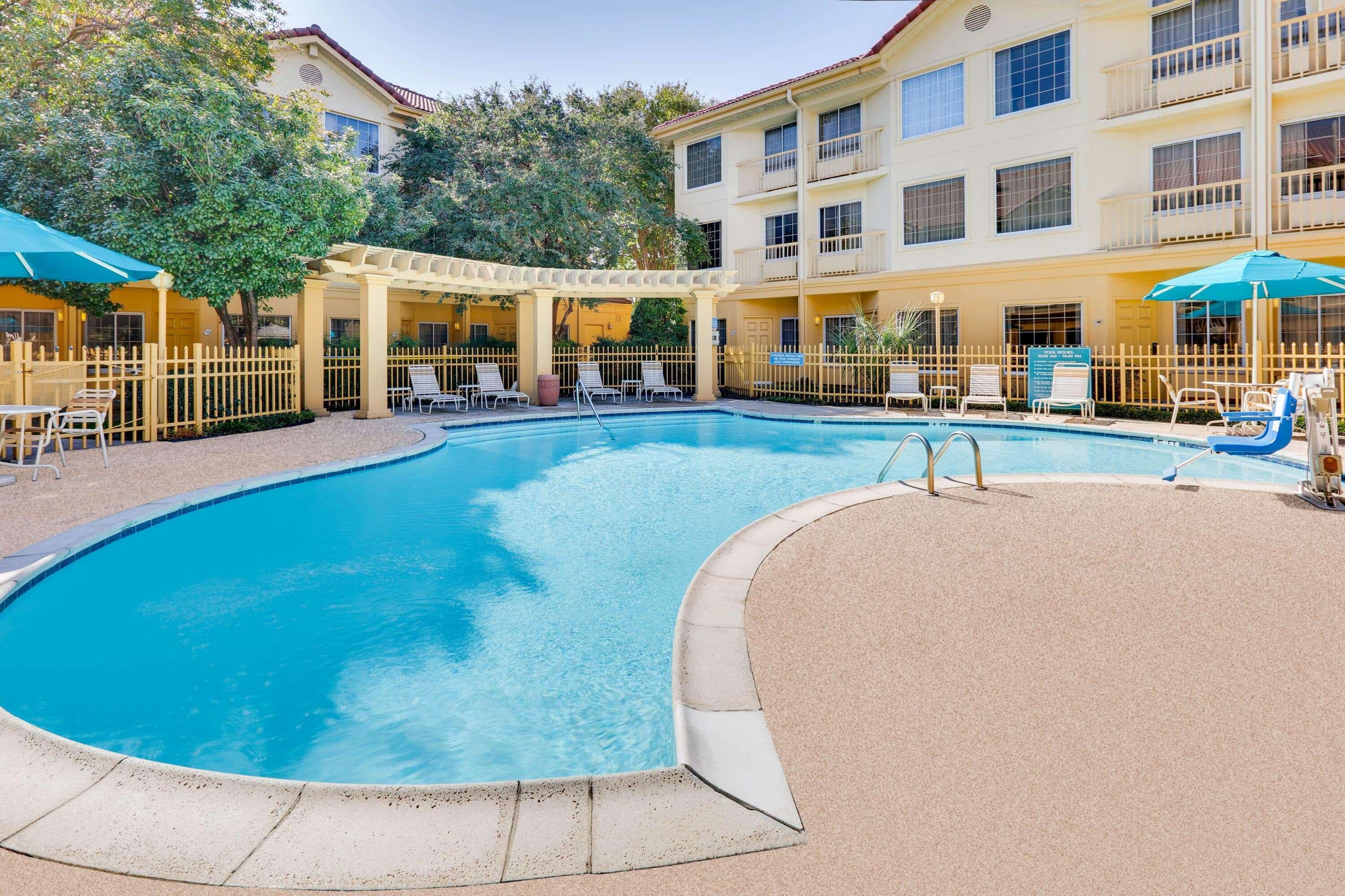 La Quinta By Wyndham Dallas - Addison Galleria Εξωτερικό φωτογραφία