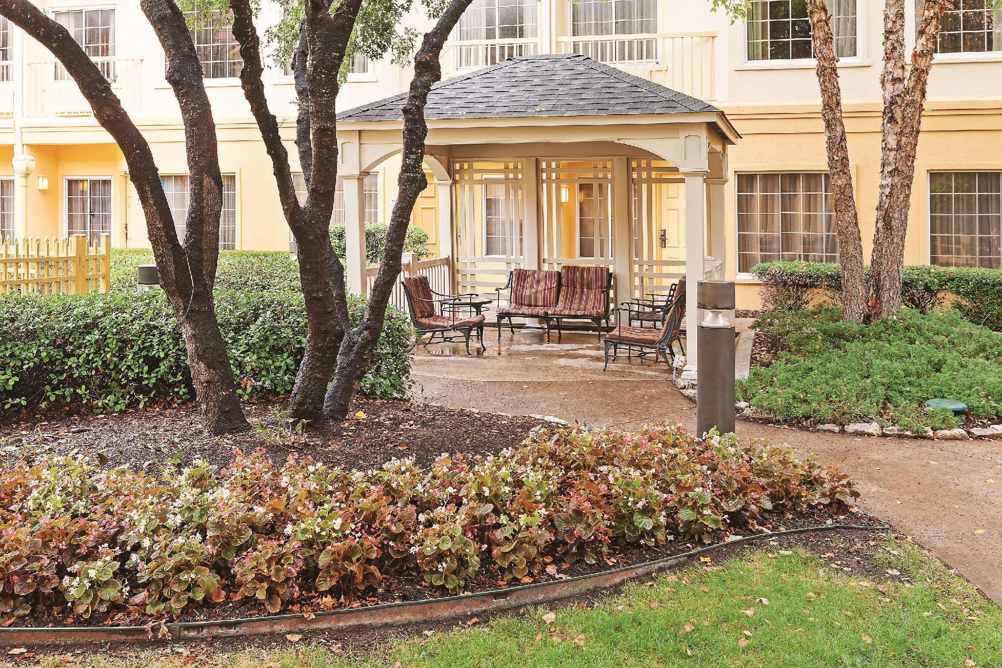 La Quinta By Wyndham Dallas - Addison Galleria Εξωτερικό φωτογραφία