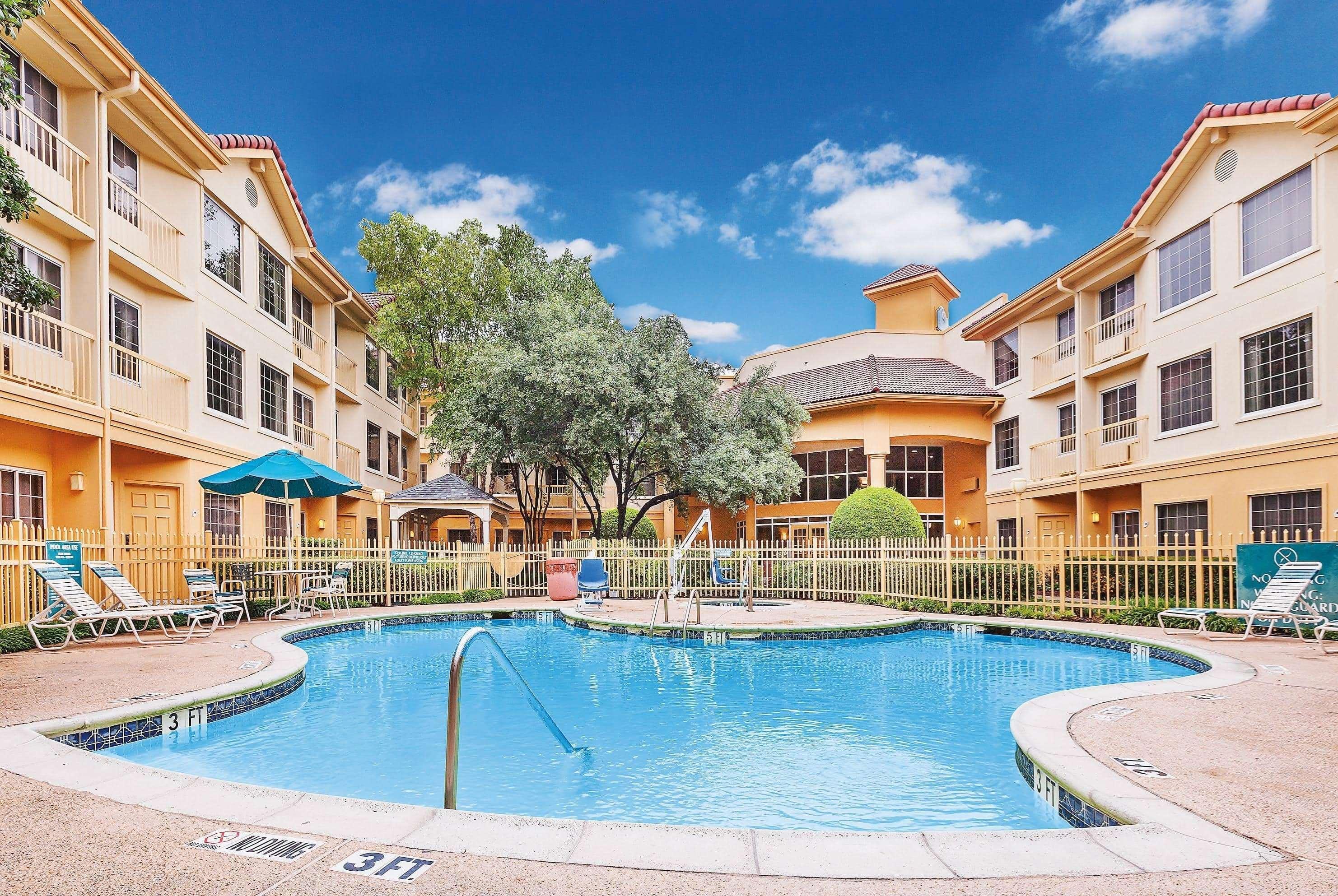 La Quinta By Wyndham Dallas - Addison Galleria Εξωτερικό φωτογραφία