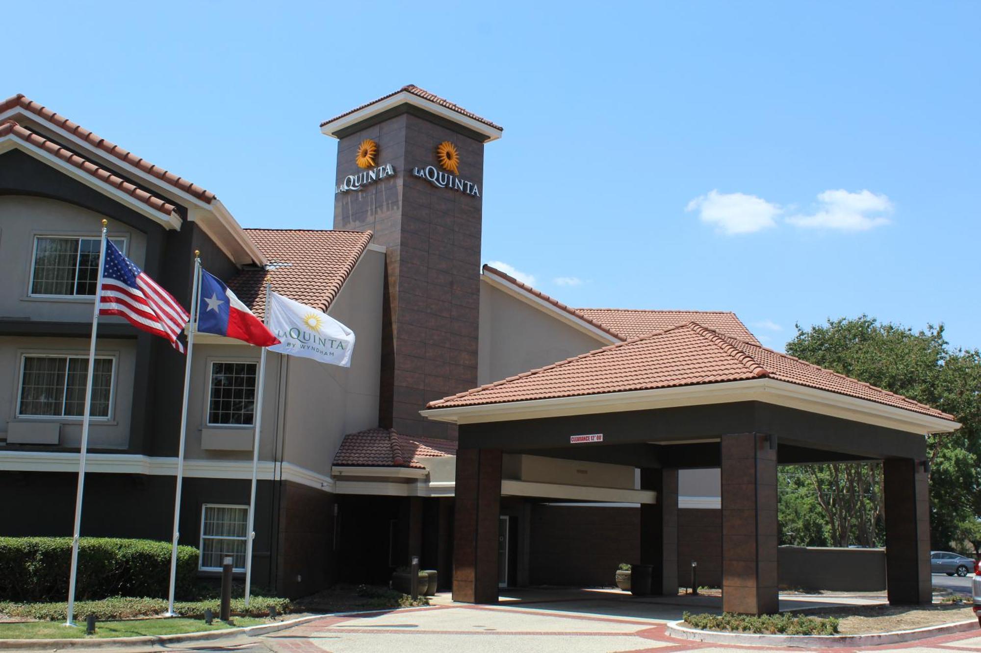 La Quinta By Wyndham Dallas - Addison Galleria Εξωτερικό φωτογραφία