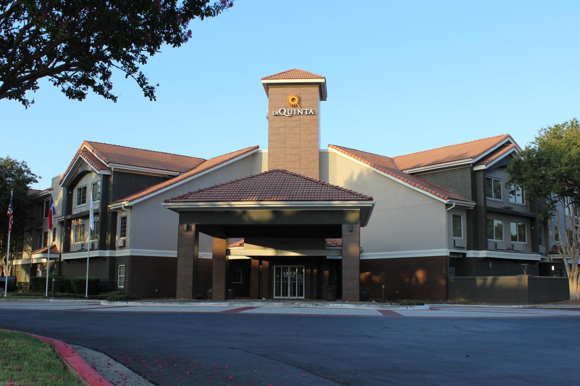 La Quinta By Wyndham Dallas - Addison Galleria Εξωτερικό φωτογραφία