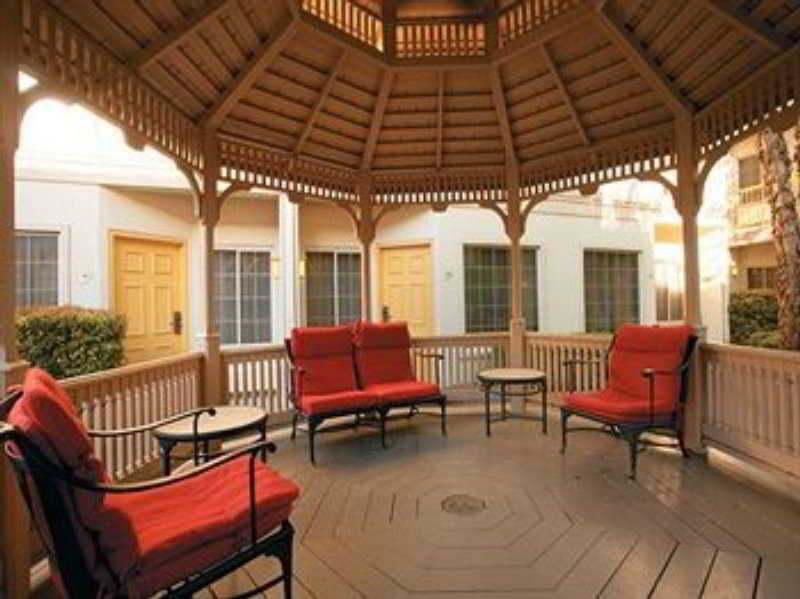 La Quinta By Wyndham Dallas - Addison Galleria Εξωτερικό φωτογραφία