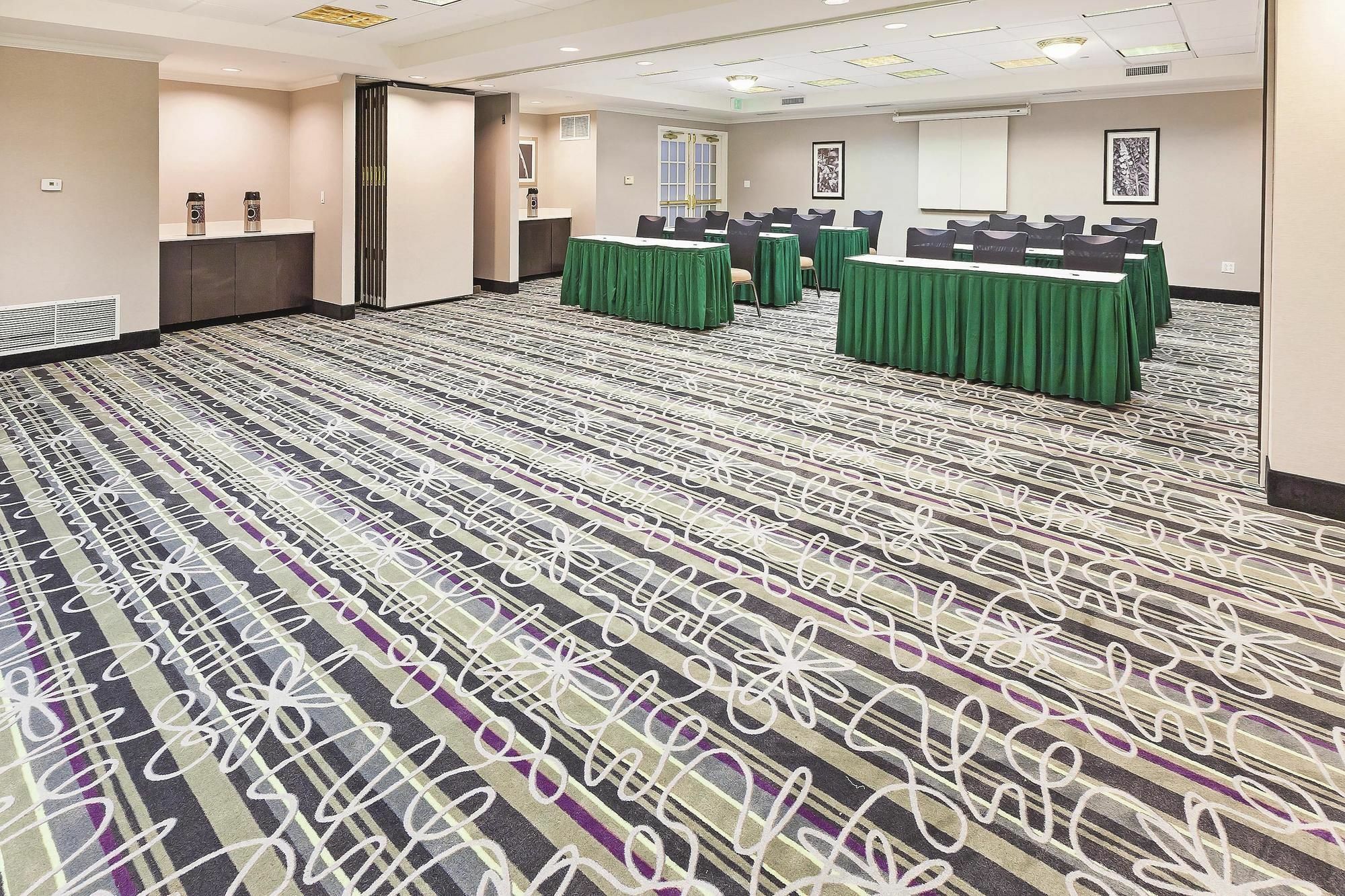 La Quinta By Wyndham Dallas - Addison Galleria Εξωτερικό φωτογραφία
