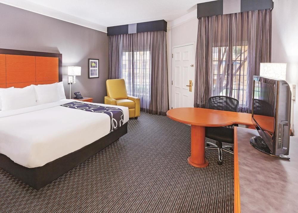 La Quinta By Wyndham Dallas - Addison Galleria Εξωτερικό φωτογραφία